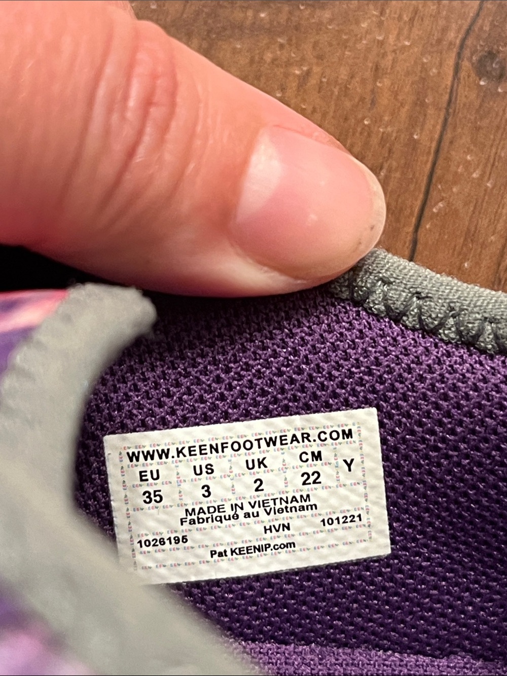 Keen Kids Purple and Pink Tie-Dye Hook-and-Loop Sneakers - girls size 3 - Picture 9 of 9